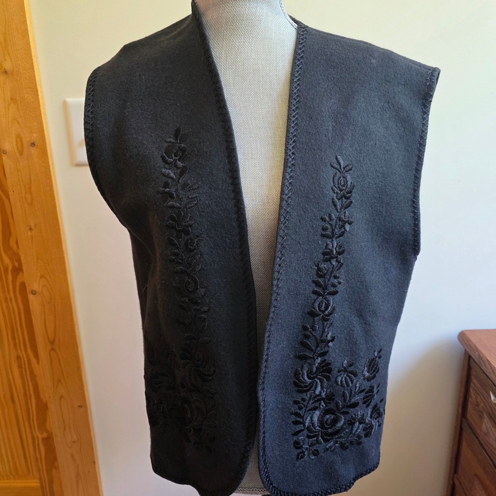 Vintage Black Wool Blend Embroidered Floral Vest Open Front Folk Cottagecore